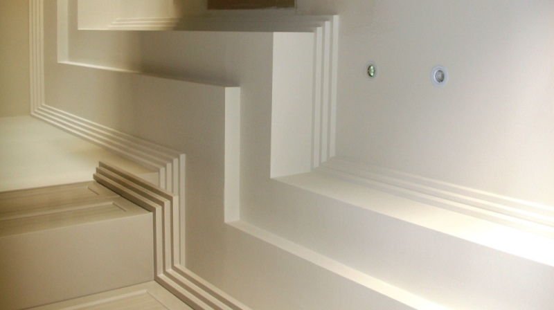 Ceiling and cornice detail